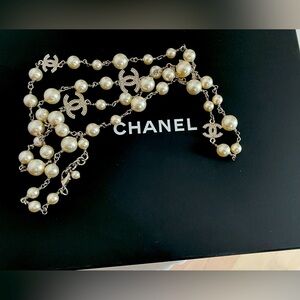 Chanel Faux Pearl CC station necklace